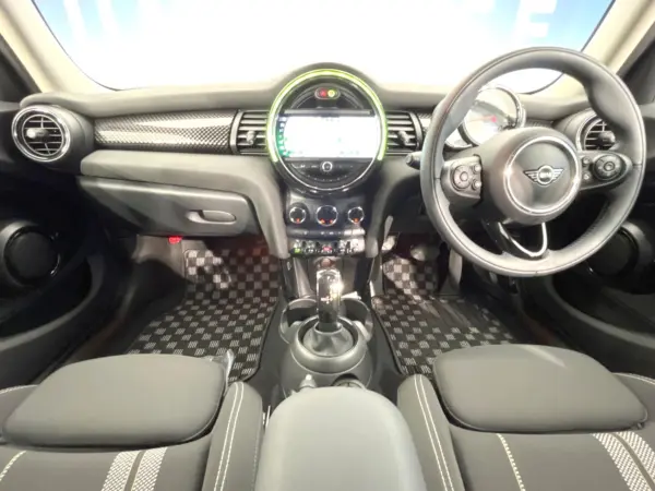 2020 Mini Cooper — photo 2