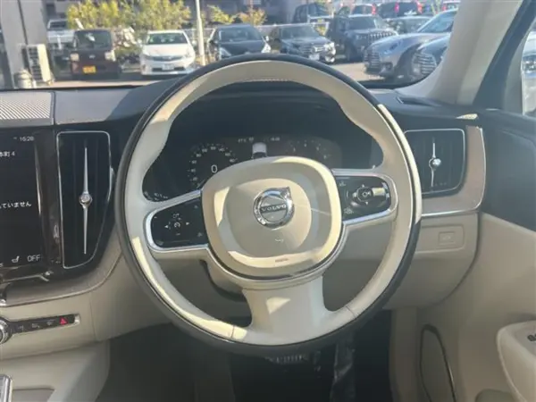 2021 Volvo Xc60 — photo 3