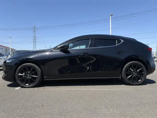 2025 Mazda 3 Fastback — photo 2