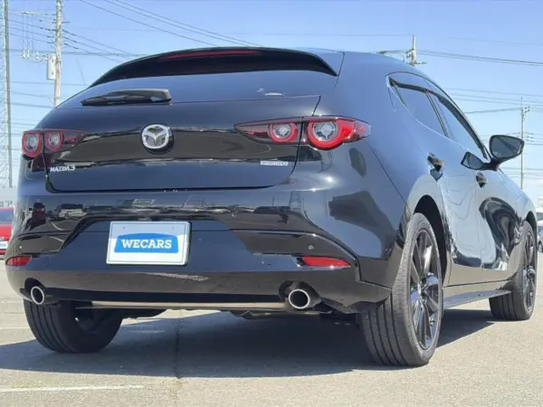 2025 Mazda 3 Fastback — photo 3