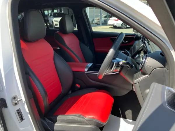 Mercedes-Benz GLC220 d 4MATIC (ISG Model) AMG Line Package Diesel Turbo 4WD One Owner AMG Line Driver's Package Panoramic Sliding Roof Leather Exclusive Burmester Surround Radar Safety Genuine Drive Recorder Front/Rear Power Rear Gate (Opalite White) — photo 9