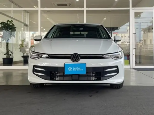 2025 Volkswagen Golf — photo 2
