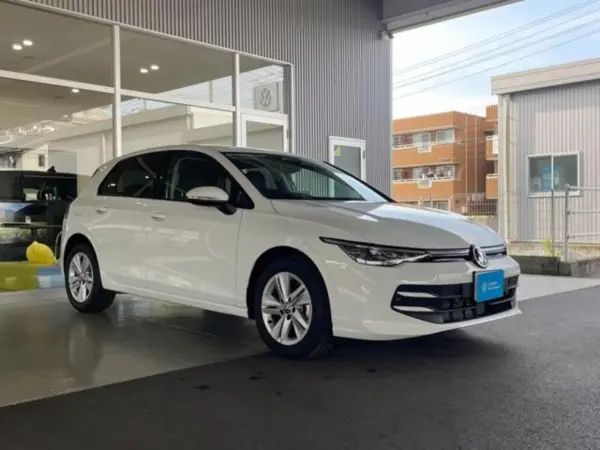 2025 Volkswagen Golf — photo 3