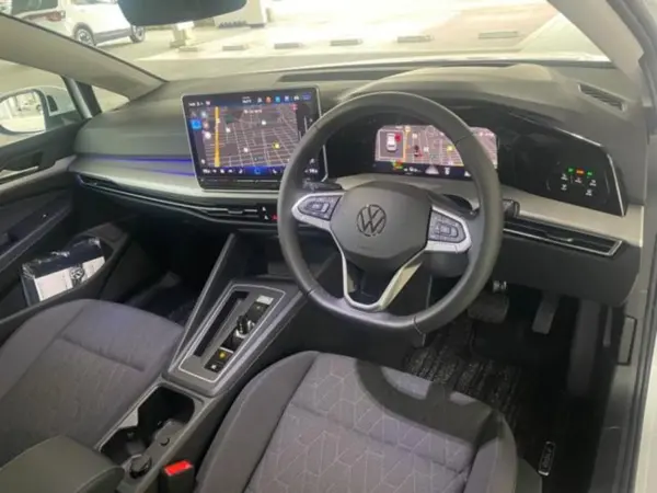 Volkswagen Golf eTSI Active (White) — photo 8
