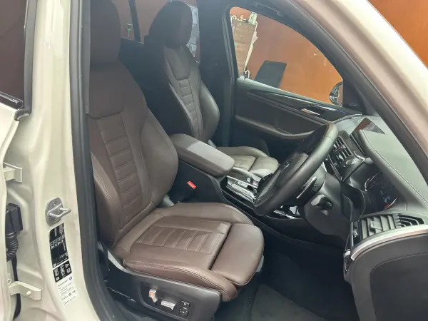 BMW X3 M40d Diesel Turbo 4WD Panoramic Sunroof Brown Leather Seat Harman Kardon 360° Camera ACC Seat Heater Power Seat Power Tailgate Ambient Light LCW LDW Genuine Navigation 360° Camera Parking Assist Mirror Integrated ETC (Alpine White III) — photo 7