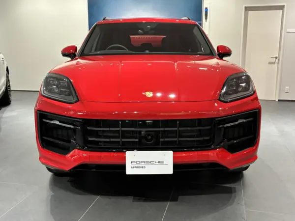 2024 Porsche Cayenne — photo 2