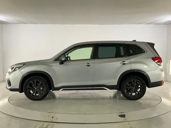2021 Subaru Forester — photo 3 | Tuminion Kenya