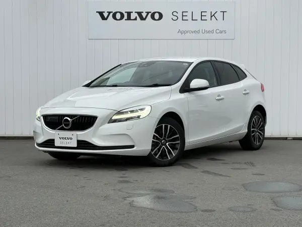 Volvo V40 T3 Tack Edition Certified Used Car / Black Fabric Seat / Front Seat Heater / Genuine Navigation / TV / Bluetooth / Backup Camera / Collision Mitigation Brake / Cruise Control / LED Headlight / ETC (Ice White) — thumbnail 1