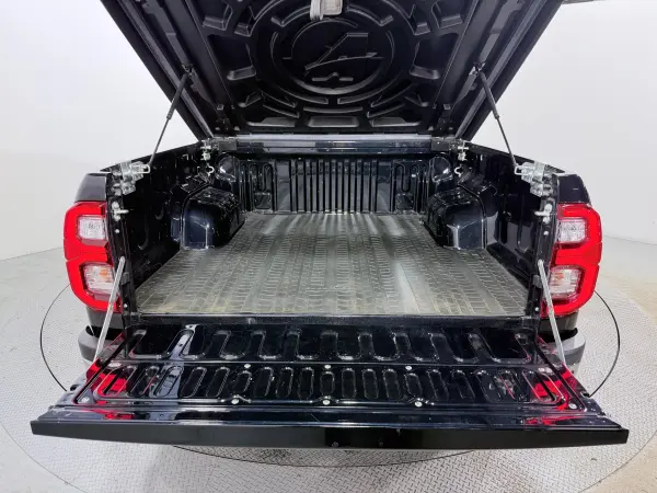 Toyota Hilux 2.4 Z Diesel Turbo 4WD — photo 8