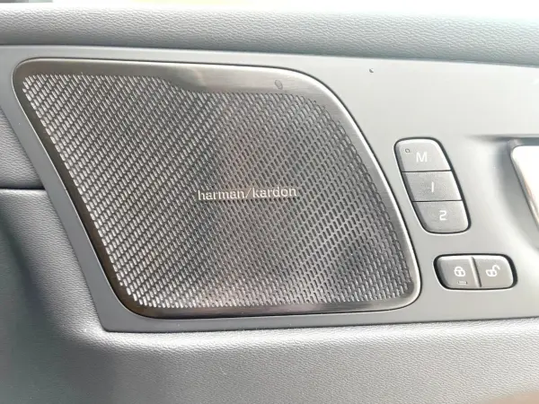Volvo XC60 Ultimate B5 AWD 4WD Certified Used Car Panoramic Glass Sunroof Harman/Kardon Brown Leather Google Navigation 360° View Camera Non-Smoking Car Memory Power Seat Bluetooth Power Tailgate ETC (Bright Dusk Metallic) — photo 9