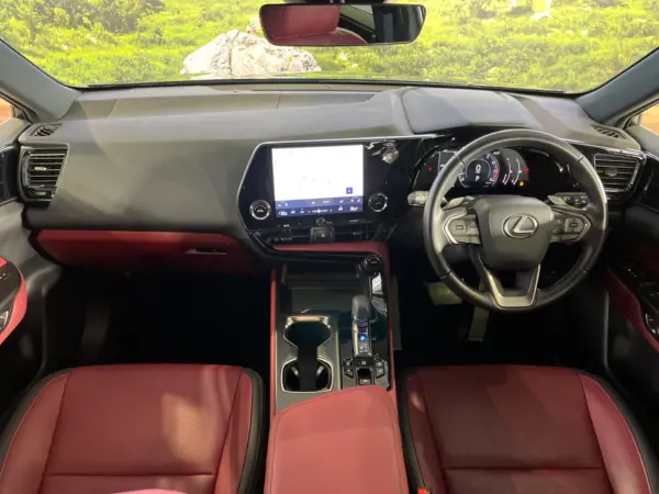 2023 Lexus Nx — photo 2