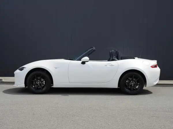 2021 Mazda Roadster — photo 3