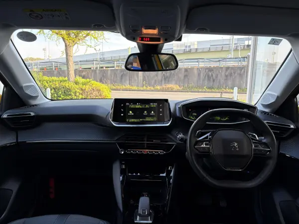 Peugeot 208 Allure — photo 7