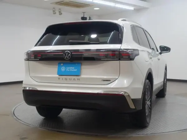 2025 Volkswagen Tiguan — photo 3