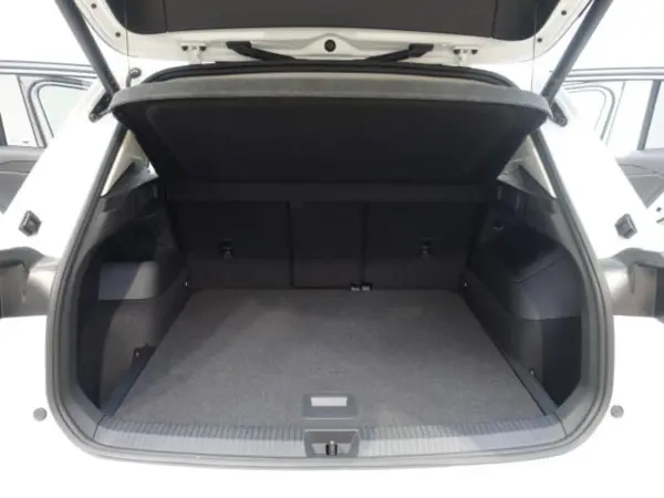 Volkswagen Tiguan TDI 4Motion Elegance Diesel Turbo 4WD Certified Used Car (White) — photo 9