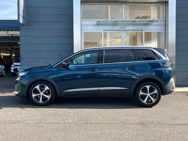 2021 Peugeot 5008 — photo 3