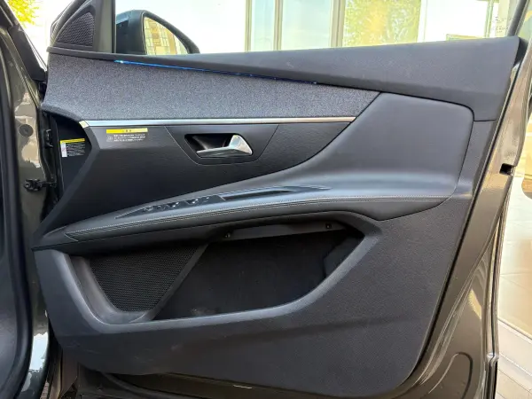 2021 Peugeot 3008 — photo 8 | Tuminion Kenya