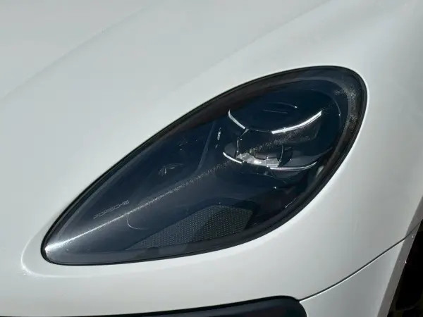 2021 Porsche Macan — photo 3