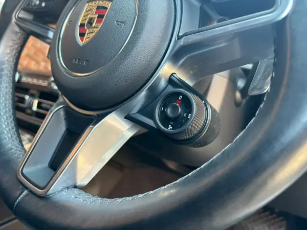 Porsche Macan GTS PDK 4WD Sport Chrono Package/Entry & Drive/Seat Heater/Sport Exhaust/Half Leather/Adaptive Damping Control/20-inch RS Spyder Wheel (White) — photo 8
