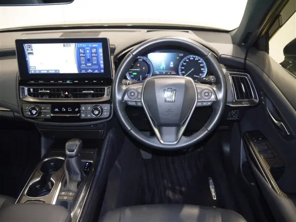 Toyota Crown Hybrid 2.5 RS Advance Four 4WD — photo 8