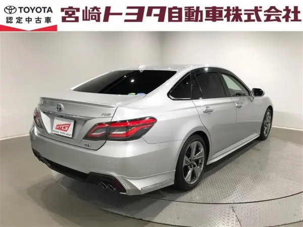 2019 Toyota Crown — photo 8 | Tuminion Kenya