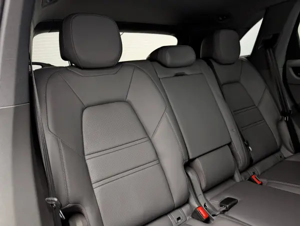Porsche Cayenne 3.0 Tiptronic S 4WD Panoramic Roof 21-inch AW LED 1 Owner (Carrara White) — photo 8