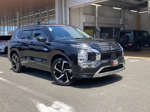 2022 Mitsubishi Outlander — photo 2 | Tuminion Kenya