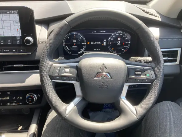 2022 Mitsubishi Outlander — photo 8 | Tuminion Kenya