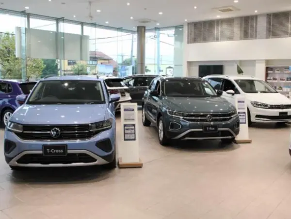2023 Volkswagen Passat — photo 2