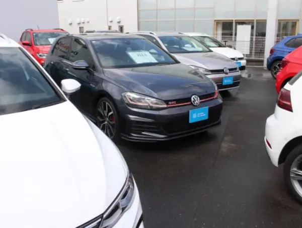 2023 Volkswagen Passat — photo 3