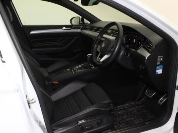 Volkswagen Passat Variant TDI R-Line Diesel Turbo — photo 7