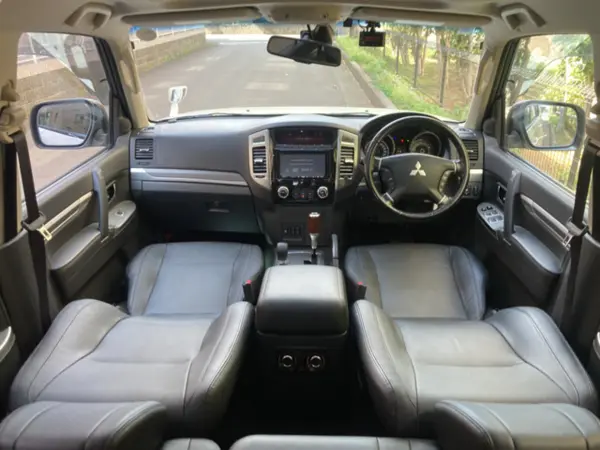 2020 Mitsubishi Pajero — photo 3