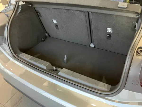 Mini Cooper SE 3 Door — photo 8