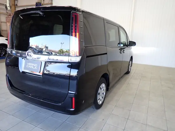 2021 Toyota Noah — photo 3 | Tuminion Kenya