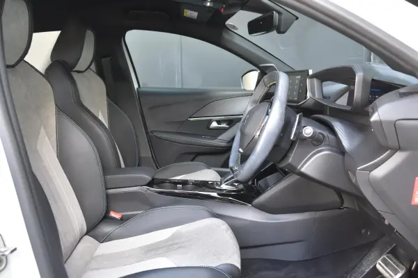 2020 Peugeot 208 — photo 3