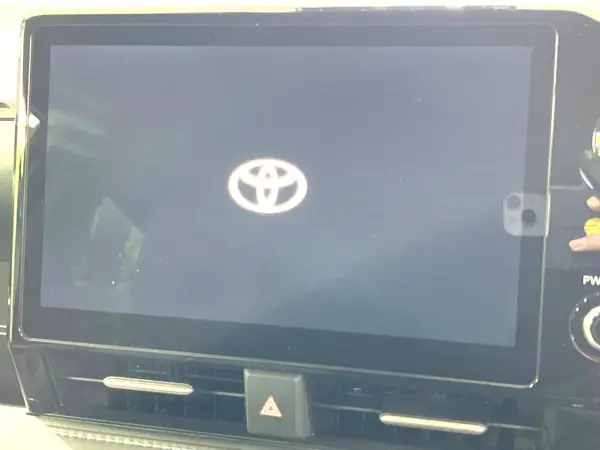 Toyota Noah 1.8 Hybrid S-Z E-Four 4WD — photo 7