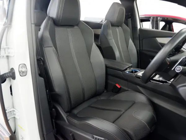 Peugeot 5008 GT Blue HDi Diesel Turbo ETC/ACC/Lane Keep Assist/Power Seat/Power Tailgate/Front Rear Sonar/Park Assist/Apple CarPlay/Android Auto (Pearl White) — photo 8