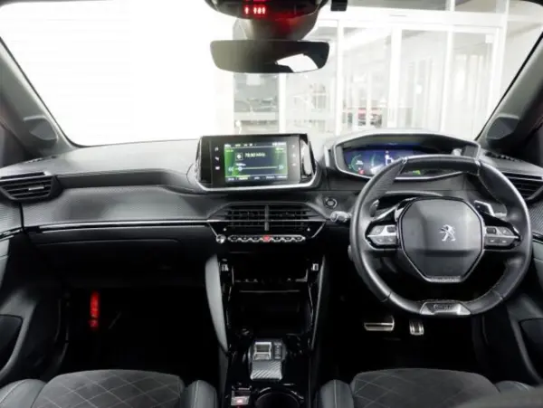 2023 Peugeot 208 — photo 2