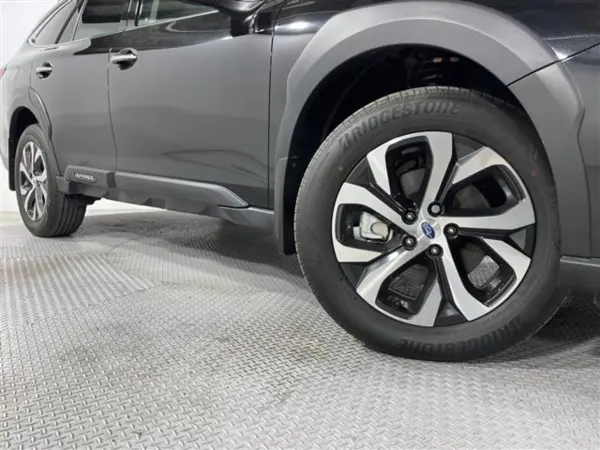 2023 Subaru Legacy Outback — photo 8 | Tuminion Kenya