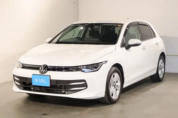 2025 Volkswagen Golf — photo 2