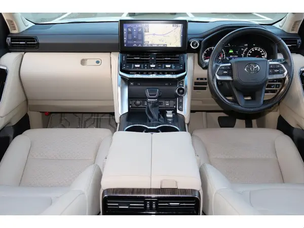 2024 Toyota Landrcuiser 300 — photo 2 | Tuminion Kenya