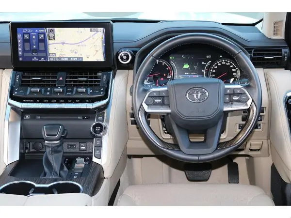 2024 Toyota Landrcuiser 300 — photo 8 | Tuminion Kenya
