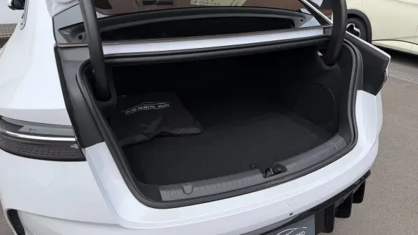 BYD Seal AWD (Aurora White) — photo 8