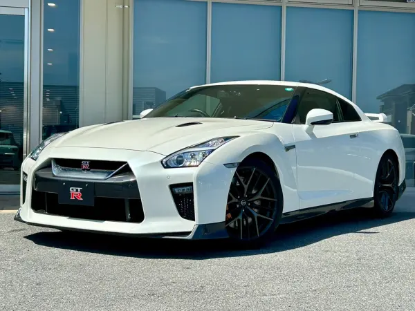 Nissan GT-R 3.8 Pure Edition 4WD MY19 Indoor Display 1 Owner Satcham P-Glass Apple CarPlay Genuine Rays 20-inch AW LED Headlights Genuine Navigation Full-Seg TV ETC Front/Rear Dashcam TV Cancel (Brilliant White Pearl 3-Coat Pearl)