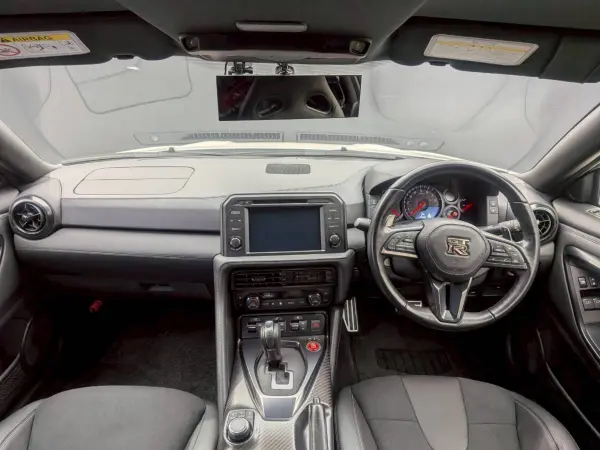 2019 Nissan Gt-r — photo 3