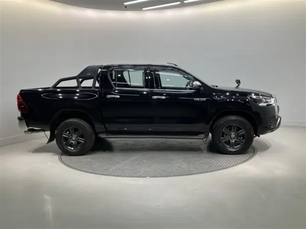 2021 Toyota Hilux — photo 3 | Tuminion Kenya