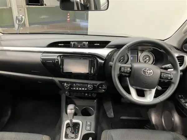 2021 Toyota Hilux — photo 7 | Tuminion Kenya