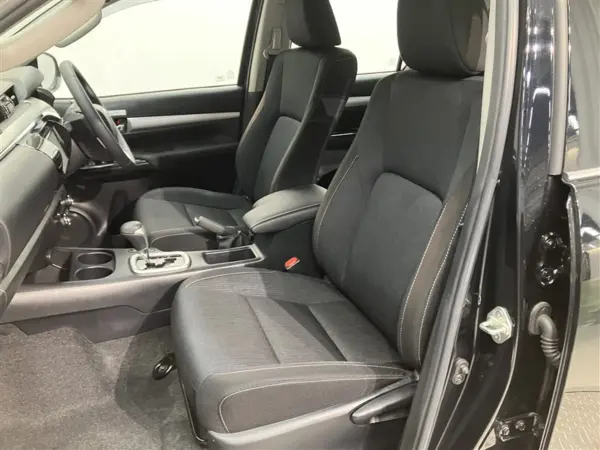 2021 Toyota Hilux — photo 8 | Tuminion Kenya