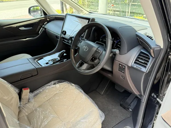 Toyota Alphard Hybrid 2.5 Executive Lounge E-Four 4WD — photo 8