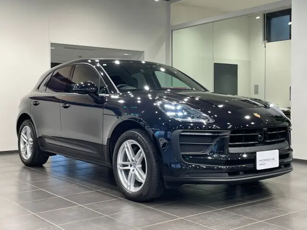 2023 Porsche Macan — photo 3